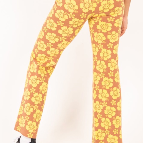 Holiday The Label Knit Pants - smiley face flower - Picture 2 of 5